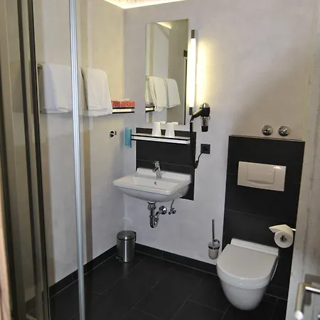 מלון Cristall - Frankfurt 3*