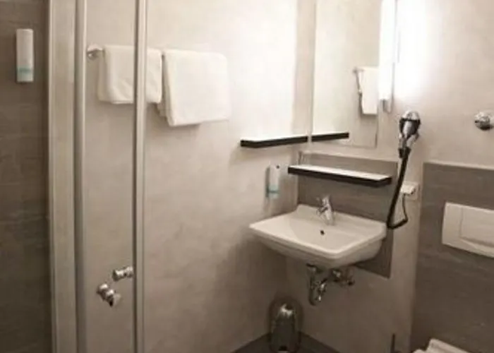 Cristall - Frankfurt Hotel 3*