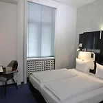 Cristall - Frankfurt 3*