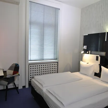 Cristall - Frankfurt 3*