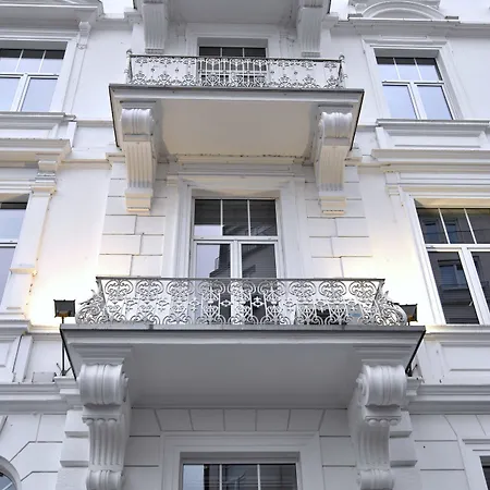 クリスタル - シティ 3* フランクフルト