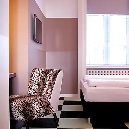 Hotel Cristall - Frankfurt