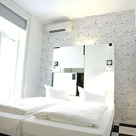 Cristall - Frankfurt 3*