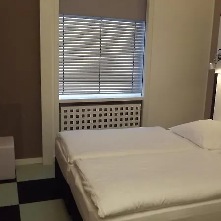 Cristall - Frankfurt Otel 3*
