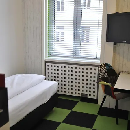 Otel Cristall - Frankfurt