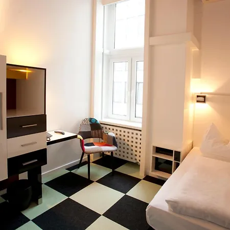 Hotel Cristall - Frankfurt