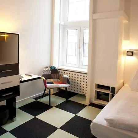 Otel Cristall - Frankfurt