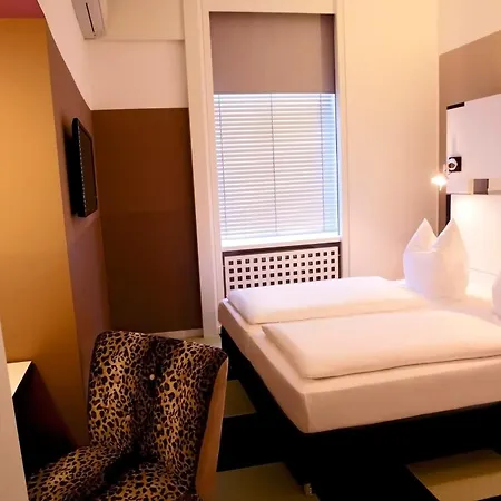 Cristall - Frankfurt 3*