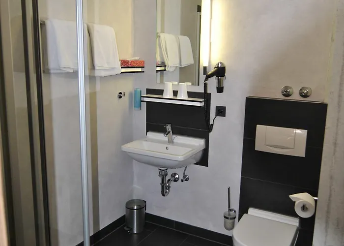 Hotel Cristall - Frankfurt 3*