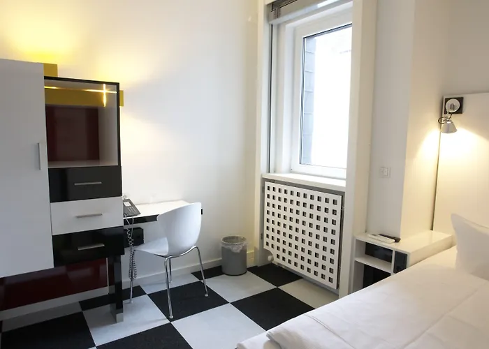 Cristall - Frankfurt 3* Frankfurt am Main