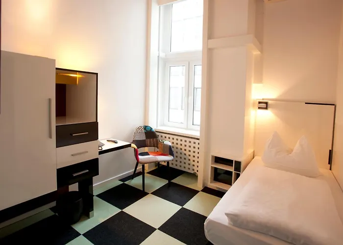 Otel Cristall - Frankfurt